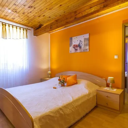 Σπίτι διακοπών Holiday House Emily With A Pool *